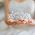 20 guirnaldas y tiaras de boda hermosas y únicas
