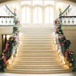 Boda inspirada en Versalles con románticas decoraciones doradas